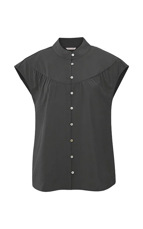 YAYA Woven Sleeveless Blouse w Buttons and F/B Yoke